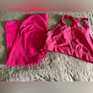 Fabletics: hot pink set
